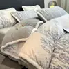 Juego de Cama de Cuatro Piezas de Terciopelo Tallado de Gama Alta Lujo Ligero Sentido de Gama Alta Ropa de Cama de Terciopelo de Leche Superficie de Coral Grueso Sábana Funda de Edredón