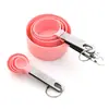 Venta al por mayor de fábrica Juego de 8 cucharas medidoras de acero inoxidable con mango de silicona Juego de tazas y cucharas medidoras Herramientas para hornear Pastel