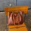 Bolsa Tote Feminina 2026 Retro Nova Versátil Ombro Único Bolsa para o Dia a Dia Celebridade da Internet Nicho Moda Retro Bolsa de Axila