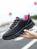 Novos sapatos femininos de outono, tênis de corrida pretos leves, sapatos esportivos de couro de cano baixo, sapatos casuais femininos com sola macia, respiráveis e amortecidos