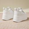 Zapatos Blancos Ligeros para Mujer 2025 Verano Nuevo Estilo Malla Transpirable Tenis Blancos de Suela Corta Gruesa con Altura Interna Creciente Zapatos de Mujer