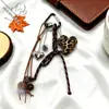 Mini Bolso de Cuerda Trenzada con Lazo Accesorios Llavero Colgante para Teléfono Corazón de Peluche con Estampado de Leopardo Accesorio de Cuero