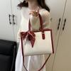 Bolsa Feminina de Moda de Alta Qualidade Primavera e Verão 2025 Nova Bolsa Tote para o Dia a Dia Versátil Estilo Ocidental Bolsa Transversal