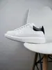 Tênis Casual Branco McQueen Original de Alta Qualidade com Cadarço Elevado Versátil Slim Fit para Homens e Mulheres