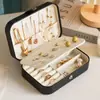 Caja de Almacenamiento de Joyería Portátil, Compacta para Viaje, Caja de Joyería Exquisita de Alta Gama, Gran Capacidad para Pendientes, Anillos, Collares, Joyero