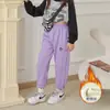 Calça esportiva masculina forrada com fleece, espessa, outono e inverno, nova roupa infantil, solta, com elástico no tornozelo, calça casual feminina, ao vivo, quente