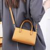 Bolsa Feminina de Couro Nicho Bolsa de Mão de Luxo Camada Superior Padrão TOGO Couro Bovino Pequena Bolsa Quadrada Bolsa Transversal de Ombro Feminina M759