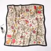 Lenço Quadrado Pequeno Floral de Seda Sintética Estampada para Mulheres, Estilo Fino de Primavera e Verão, Proteção Solar, Lenço Decorativo de Seda, Lenço de Pescoço, Lenço