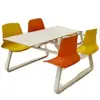 Mesa de Comedor Rectangular para Cuatro Personas en una Cafetería, Adecuada para Comedores Comerciales, Bares de Snacks, Patios de Comidas y Restaurantes de Comida Rápida