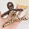 Clip Coreano de Felpa con Estampado de Leopardo para Mujer Otoño e Invierno Grande Mao Elegante Horquilla Parte Trasera de la Cabeza Elegante Clip de Horquilla Tiburón