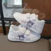 Tenis de Dibujos Animados para Niños y Niñas 2026 Primavera y Otoño Nuevos Zapatos Deportivos Casuales para el Campus de Suela Suave Zapatos Blancos