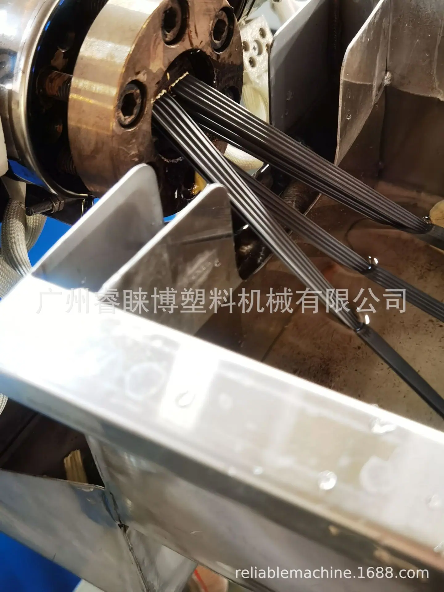 一出六拉伸藤挤出机