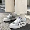 Zapatillas de Leopardo de Moda Versátiles Estilo Coreano para Mujer Nuevas Primavera y Verano 2026 Zapatos Deportivos Casuales de Suela Gruesa que Aumentan la Altura
