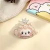 Corona de Dibujos Animados Oveja Pequeña Peluche Relleno de Algodón Broche Colgante Lindo DIY Accesorios para el Cabello Decoración Puesto de Regalos Accesorios Suministros