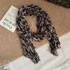 Bufanda Estilo Chica Picante Estampado de Leopardo para Mujer Otoño Invierno Tacto de Alta Gama Bufanda Larga de Seda Estilo Deseo Puro Bufanda para Cuello Chal Venta al por Mayor