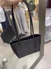 Bolsa de Paja de Verano Estilo Japonés Suministro Transfronterizo Bolsa de Hombro Estilo Vacacional Bolsa Tote Cesta de PVC Bolsa Tejida a Mano