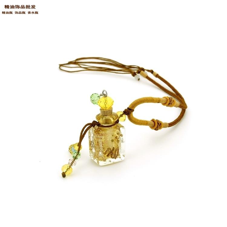 中国精油饰品网双扣绳金黄色方形金莎琉璃瓶项链3.jpg