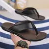 Sandálias de flip-flop de couro de camada superior, estilo coreano de verão, sapatos de praia masculinos da moda, sandálias, chinelos de couro, antiderrapantes, resistentes ao desgaste, geração de cabelo