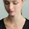Colar Pequeno de Rubi em Formato de Coração para Mulheres, Luxo Leve, Design de Ponta, Moderno e Elegante, Versátil para o Dia a Dia, Corrente para Clavícula, Corrente de Pescoço