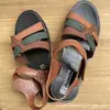 Sandalias para madre de mediana edad mujer Verano nueva moda planas antideslizantes resistentes al desgaste sandalias para mediana edad y ancianos