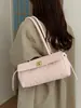 2026 nova moda transfronteiriça bolsa tipo travesseiro simples bolsa de ombro casual coreana para mulheres bolsa de mão com textura de luxo leve