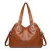 Bolsa de ombro vintage popular para comércio exterior, nova bolsa tote de grande capacidade para cross-border, bolsa de mão e bolsa transversal versátil para o dia a dia