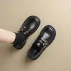 Mocassins de sola grossa estilo britânico para aumentar a altura para mulheres, novo modelo outono 2026, sapatos slip-on de couro macio com saltos grossos, sapatos pequenos de couro JK