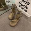 Sandálias Romanas Retrô Verão 2025 Novo Design de Nicho Moda Sapatos de Solado Macio Respiráveis Aumento de Altura Chinelo de Dedo Sapatos Femininos
