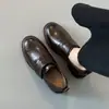 Zapatos de cuero para mujer estilo británico retro, nuevo modelo de otoño 2026, mocasines de punta redonda con suela gruesa, tacón grueso y cierre de velcro