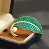 Broche Cuadrado de Cristal de Hoja de Lujo de Gama Alta con Incrustaciones Completas de Diamante y Diseño de Planta de Perlas de Agua Dulce para Mujer