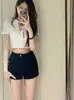 Shorts de Mezclilla Negros Versátiles Talla Grande para Mujeres Primavera y Verano 2025 Nuevos Ajustados Estilo Chica Caliente Pantalones Ajustados Tendencia Ins