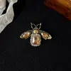 Broche Nuevo de Aleación Estilo Nicho de Gama Alta Abeja para Mujer Pin de Alta Calidad Abrigo Traje Corsage Versátil de Gama Alta