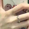 Anillo de apertura irregular de piedra lunar geométrica de onda para hombres y mujeres, todo partido, ajustable, simple, para estudiantes, pareja