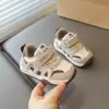 Outono 2026 Novo Estilo Coreano Sapatos para Bebês e Crianças Pequenas Solado Macio Tênis de Bebê para Meninas Tênis de Corrida de Bebê de Couro para Meninos
