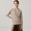 Top Envelope de Cashmere com Gola Cruzada 2026 Outono/Inverno Novo Feminino Cor Sólida Camada Base Solto Emagrecedor Suéter Quente