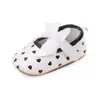 Sapatos de princesa para bebê menina primavera e outono sola macia sola de borracha antiderrapante sapatos fofos de bolinhas 0-1 ano sapatos de bebê atacado BH3103