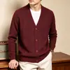 Chaqueta Suéter Estilo Old Money para Hombre 2026 Otoño Nuevo Casual de Negocios Color Sólido Punto Jacquard Cárdigan para Hombre Venta al por Mayor