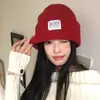 Gorro de Lana Rojo de Alta Gama Estilo Coreano para Mujer, Gorro Tejido Protector de Orejas para Otoño e Invierno, Corte Holgado, Hace que la Cara se Vea Más Pequeña, Circunferencia de Cabeza Grande, Gorro Frío que Cubre la Cabeza