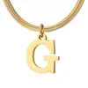 Colar com Pingente de Letra Inglesa em Aço Titânio Banhado a Ouro Real 18K, Design de Nicho, Joia Acessório Simples e de Alto Padrão para Mulheres