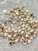 K9 Nuevos Strass Imitación Súper Brillantes de Fondo Plano para Uñas, Strass de Forma Irregular con Bordes Biselados, Tamaño Mediano en Color Natural, Decoraciones para Uñas al por Mayor