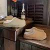 Zapatos suaves, gruesos y cálidos tipo pantufla peluda para mujer, nuevo estilo otoño/invierno 2026, botas de nieve estilo Birkenstock