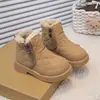 Botas de nieve de invierno para niñas, forradas de felpa, nuevo estilo 2026, cálidas botas de algodón negras para niños, tallas medianas y grandes, zapatos de algodón para niñas