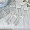 Calcetines para Mujer en Azul Claro con Bordado de Moño Hecho a Mano, Diseño de Oso, Malla Transpirable Versátiles Slouch Socks Mayoreo