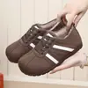 Zapatos de Entrenamiento Alemanes de Terciopelo Plus para Mujer 2026 Invierno Nuevo Estilo Zapatos de Tela Old Beijing Suela Suave Cómoda Casual Retro Versátil Zapatos de Algodón para Mujer