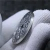 Collar Colgante de Moneda Antigua Hecha a Mano de Plata Pura con Patrón de Flor de Espíritu de Montaña de 30 mm