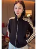 Sudadera de estilo americano de manga larga con cuello alto y tres rayas para mujer, chaqueta corta de béisbol casual deportiva 2026