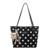 2026 Nova Bolsa Tote Elegante de Bolinhas Grande Capacidade Exquisita Versátil para o Dia a Dia de Mão ou Ombro Fashionável Tendência