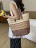 Nova bolsa de palha patchwork tricolor transfronteiriça, bolsa feminina de praia para férias, bolsa de ombro tote versátil de grande capacidade para a beira-mar