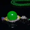 Venta al por mayor del fabricante Jade de Cuarcita Myanmar Cabujón de Hielo Alto de Alta Calidad Verde Imperial Colgante Incrustado Cadena para Suéter de Mujer