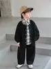 Conjunto de Primavera y Otoño para Niños Estilo Coreano Conjunto Casual Elegante de Tres Piezas para Niños Pequeños con un Look Genial y Moderno